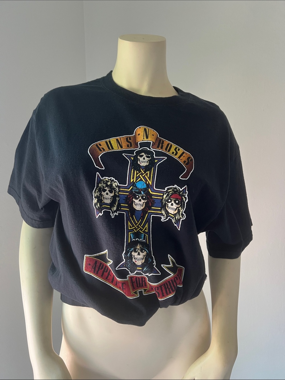 Guns & Roses Vintage Black Band Y2K Short Sleeve Tee Shirt Emo Grunge. Size L.